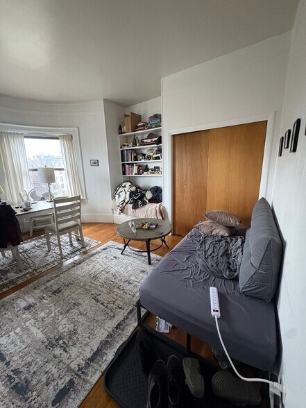 Building Photo - 386 Commonwealth Ave