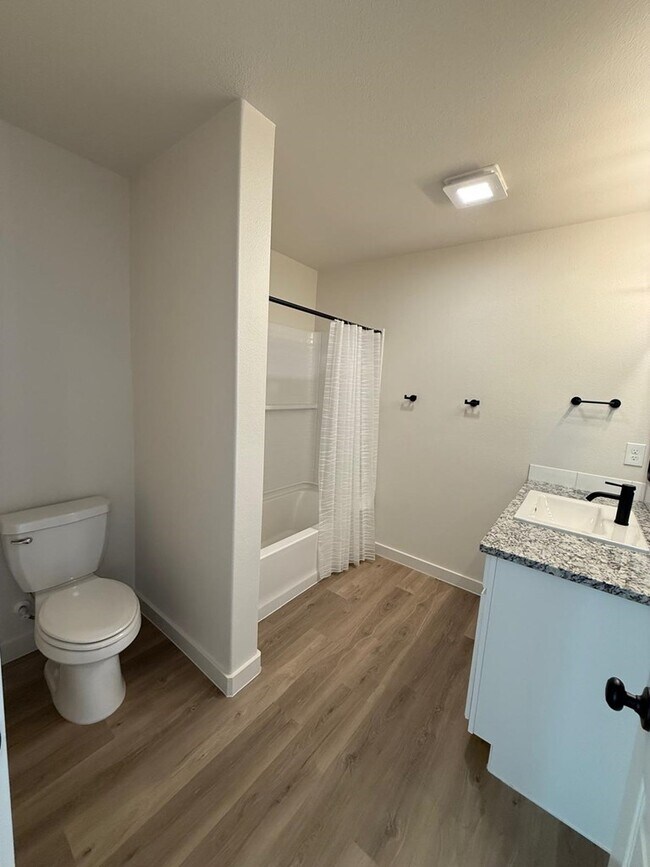 Building Photo - 6309 Poppy Dr