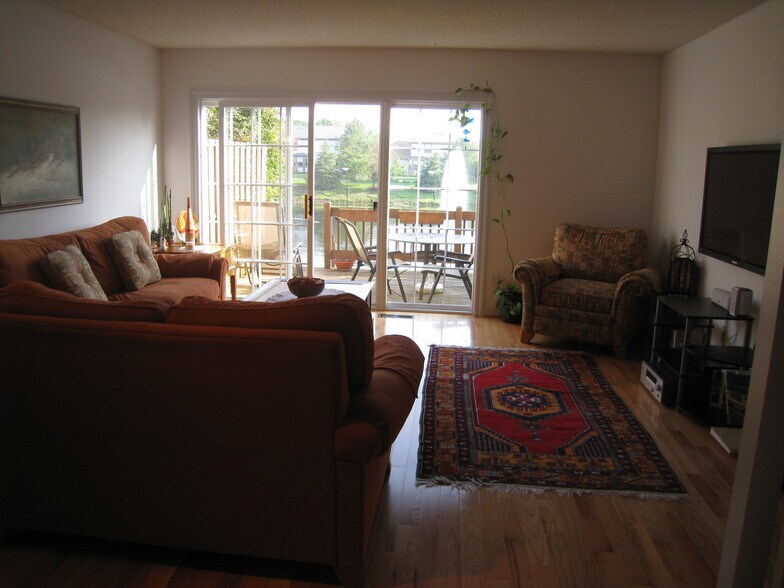 Building Photo - 5472 Baneberry Ave