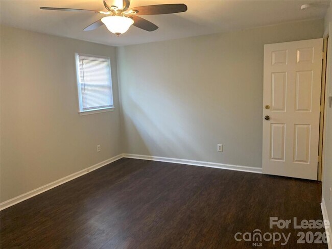 Building Photo - 2995 Wonderland Ln