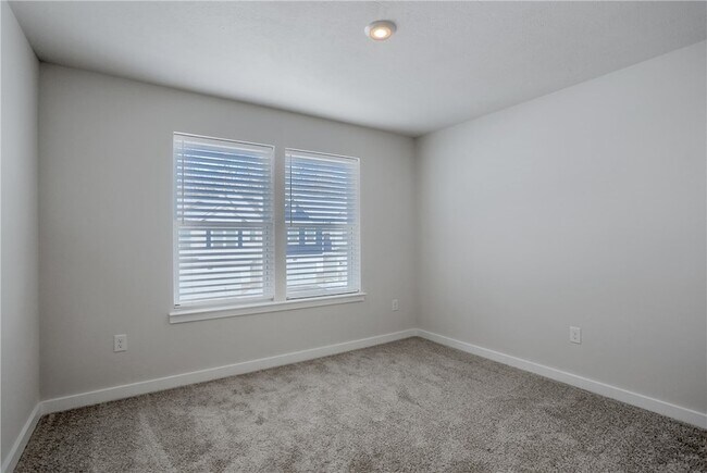 Building Photo - 122 Scotland Ln