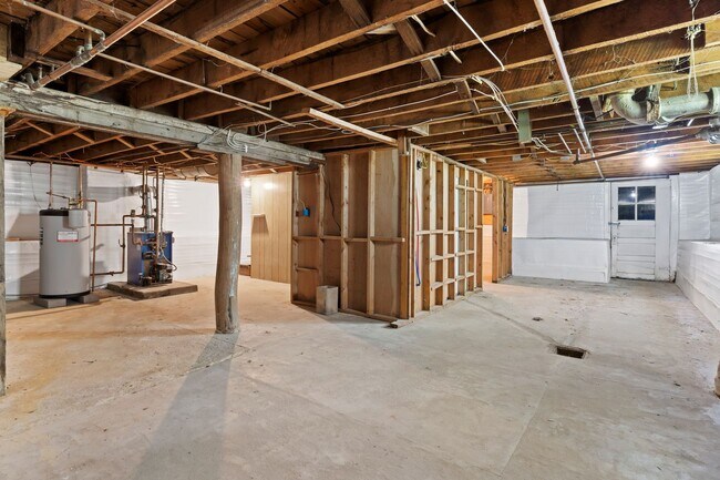 Building Photo - 20 Laurel St