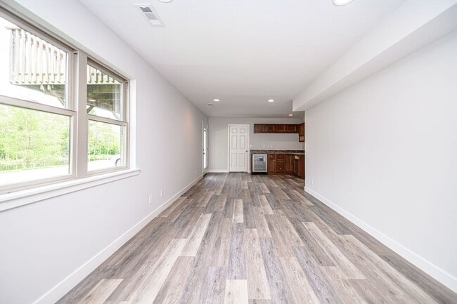 Building Photo - GEORGETOWN Duplex - SW Columbia – 3 Bed, 3...