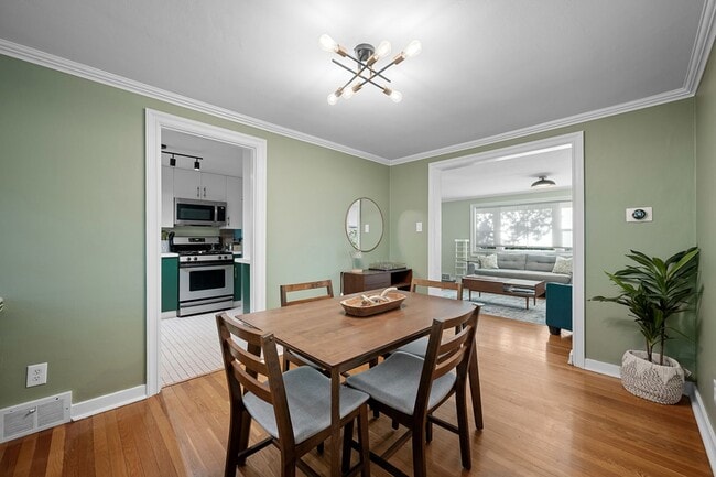 Building Photo - Furnished Rental in Shadyside