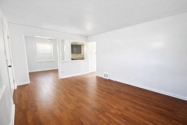 Building Photo - 19983 Norwood St