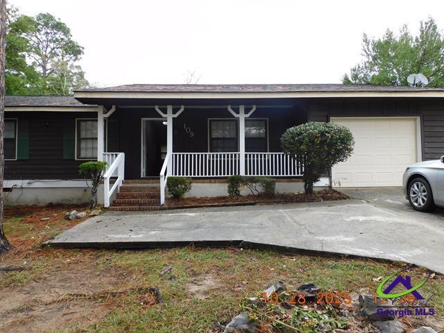 Primary Photo - 109 Melody Ln