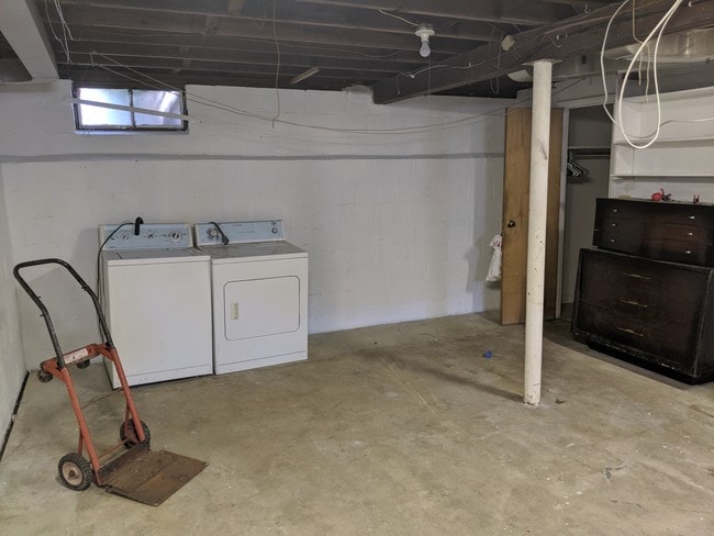 Building Photo - 1072 Amboy Ave