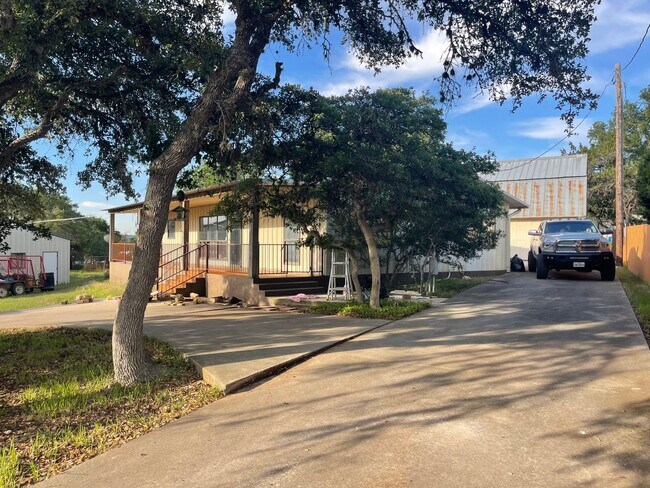 Building Photo - NEW ON MARKET