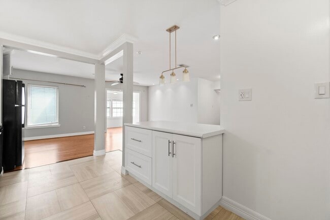 Building Photo - 2824 Briarhurst Dr