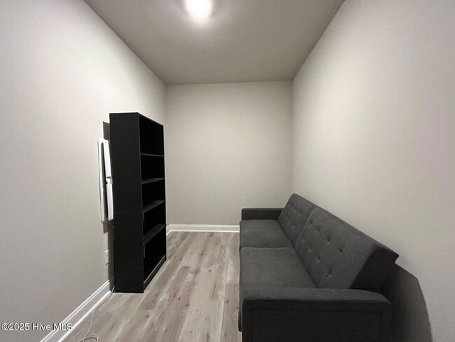 Building Photo - 60 Brownstone Ln