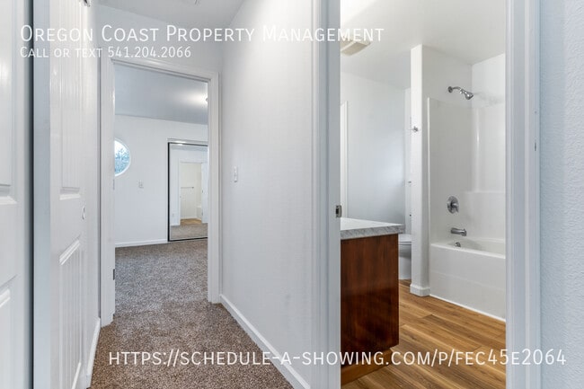 Building Photo - 4626 SE 51st St