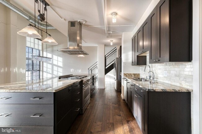 Building Photo - Live in luxury in the heart of Baltimore's esteemed Little Italy neighborhood!