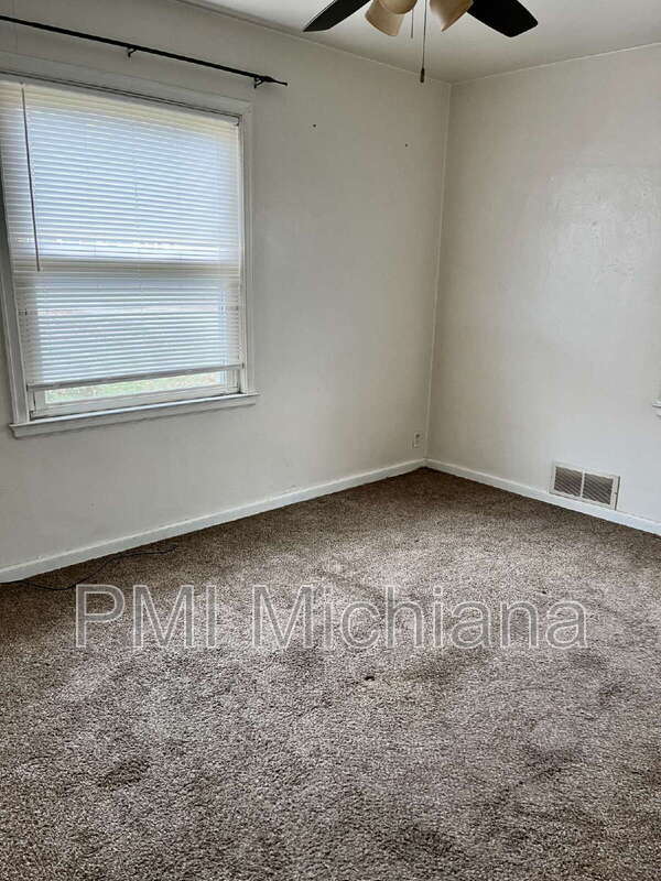 Building Photo - 19770 Kern Rd