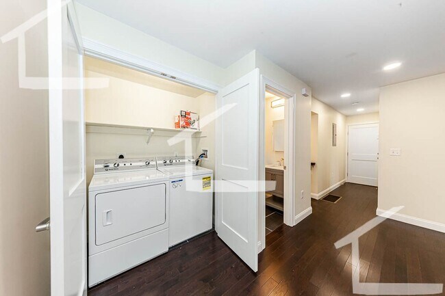 Building Photo - 20 Albion St