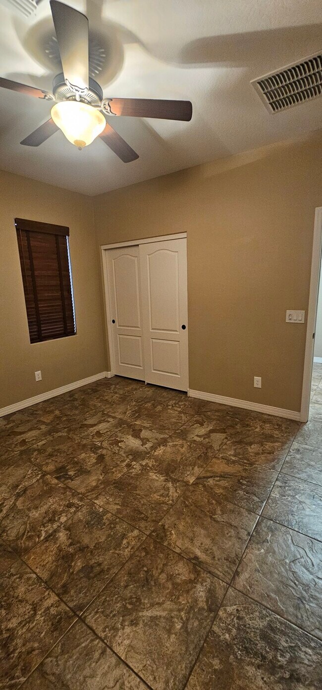 Building Photo - Welton Place