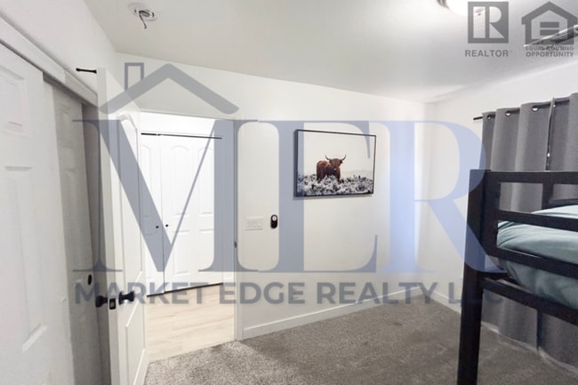 Building Photo - 3Bed/2Bath Furnished Home at 19th Ave & So...