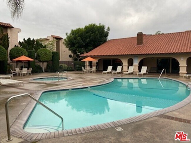 Primary Photo - 1711 Grismer Ave