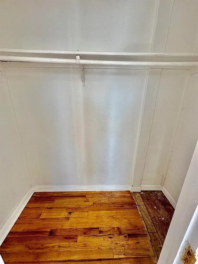 Building Photo - 819 15th St