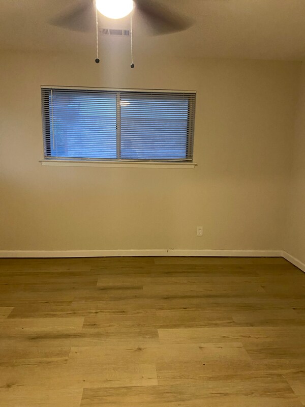 Building Photo - 514 Hughes Dr