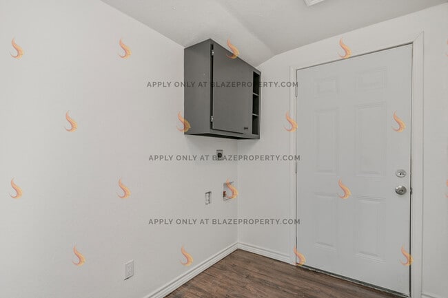 Building Photo - Updated 1-Bed Bungalow in South San Jacinto