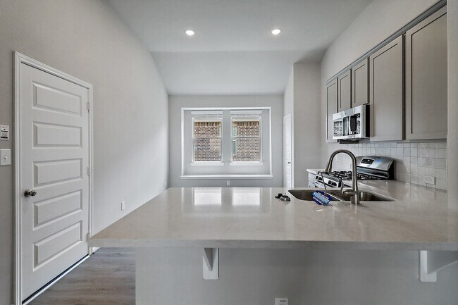 Building Photo - 8431 Moonlight Bay Cir