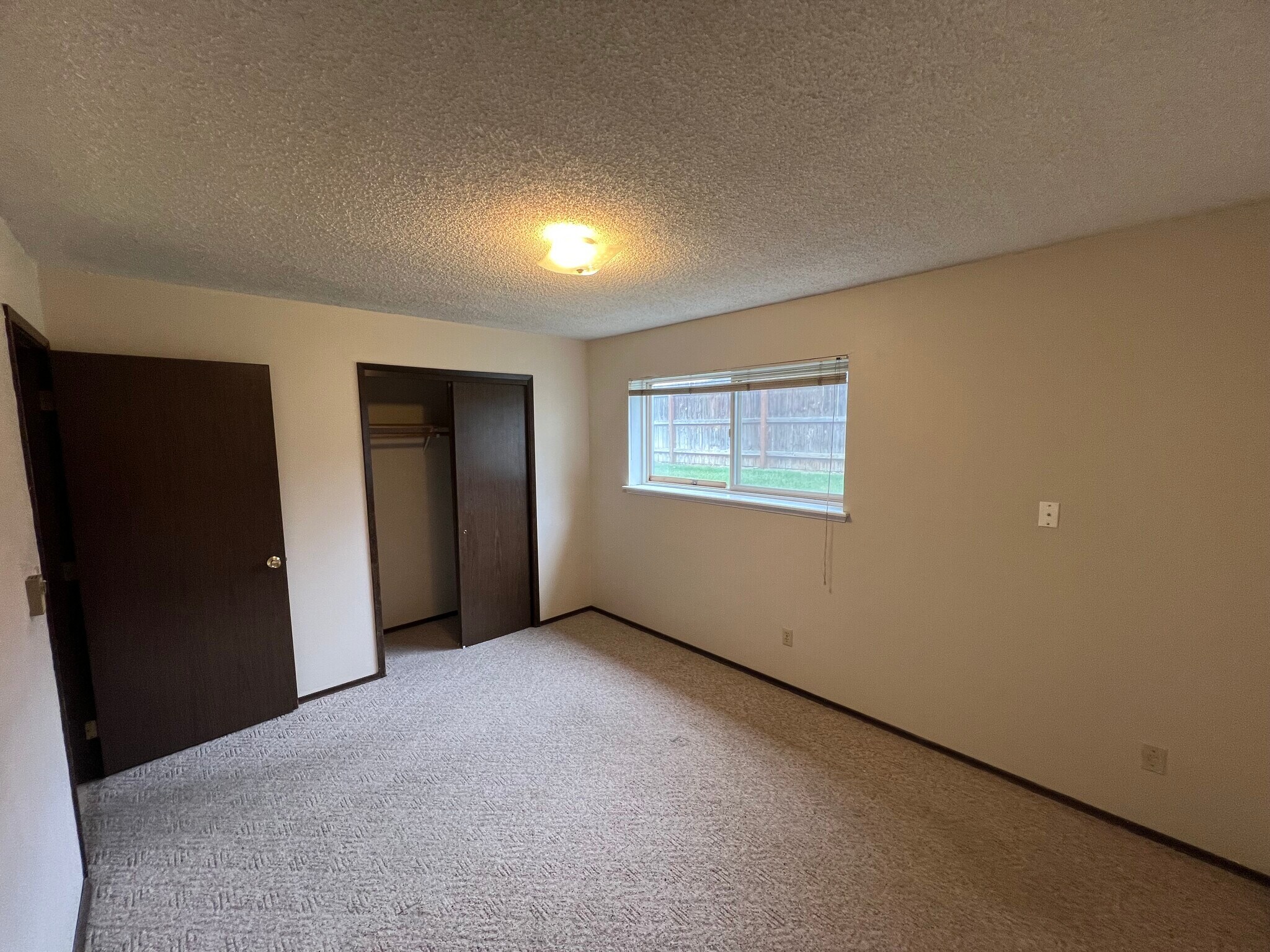 Building Photo - 304 S Pine St