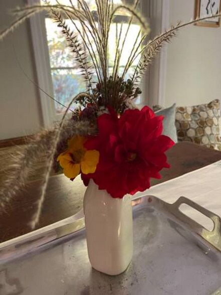 Building Photo - 20 Maple Hill Rdge