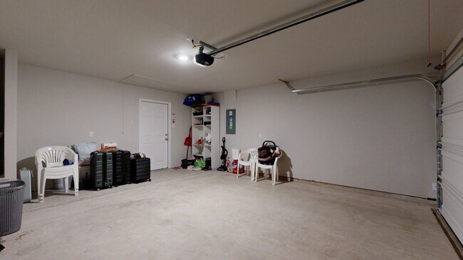 Building Photo - 1212 Rolling Thunder Dr