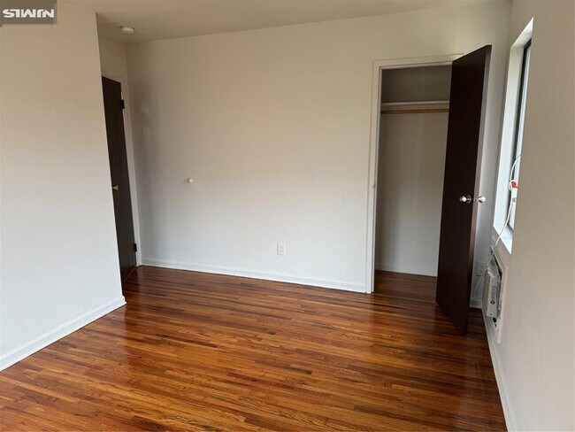 Building Photo - 101 Bellgrove Dr