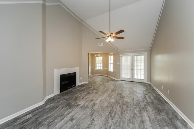 Building Photo - 6580 Silver Oak Cove