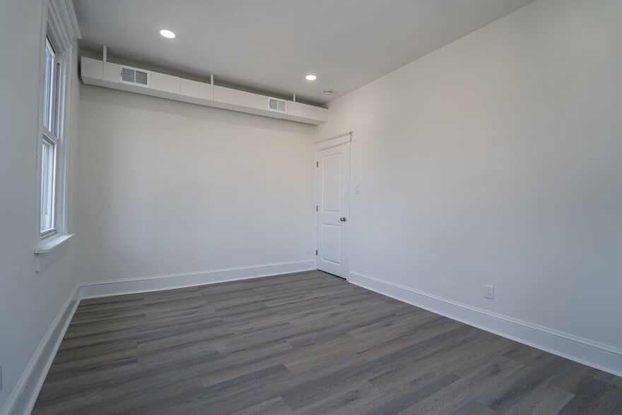 Building Photo - 2410 Wharton St