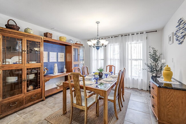 Building Photo - Furnished 4BR Waterfront Pool Home in Cape...