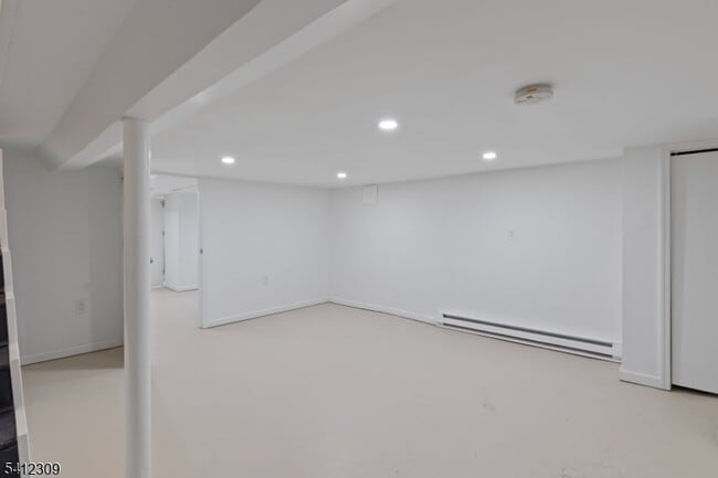 Building Photo - 676 Chestnut St