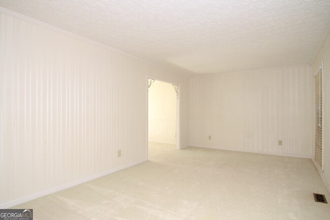 Building Photo - 125 Surrey Pl