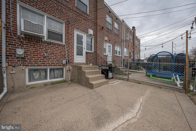 Building Photo - 130 Ivy Ct