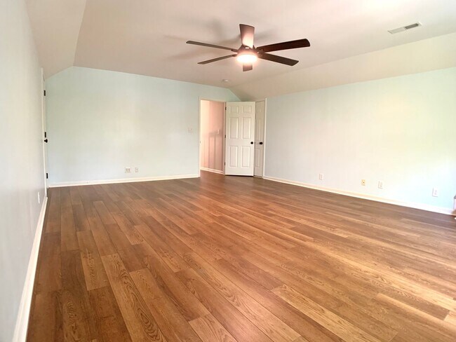Building Photo - 2553 Emerald Ct