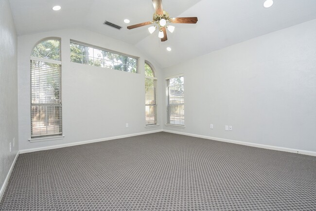 Building Photo - 202 W Sterling Pond Cir