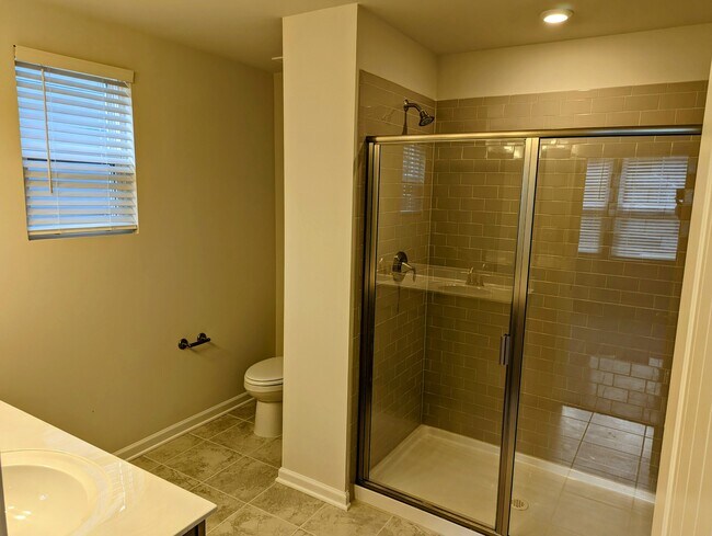 Building Photo - 534 Medwyk Dr