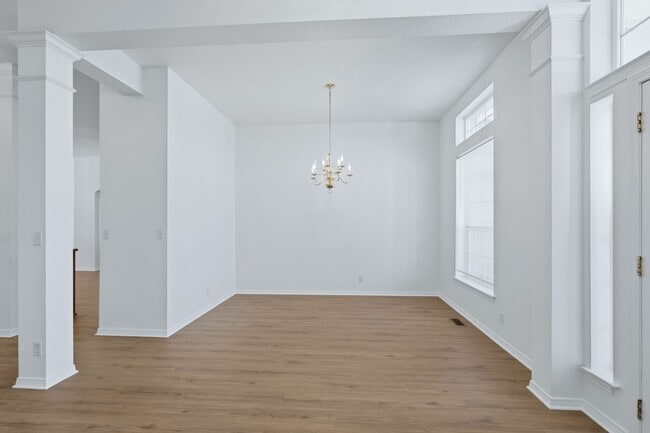 Building Photo - 4 bed 2 bath Ranch in Metzler Ranch Castle Rock!