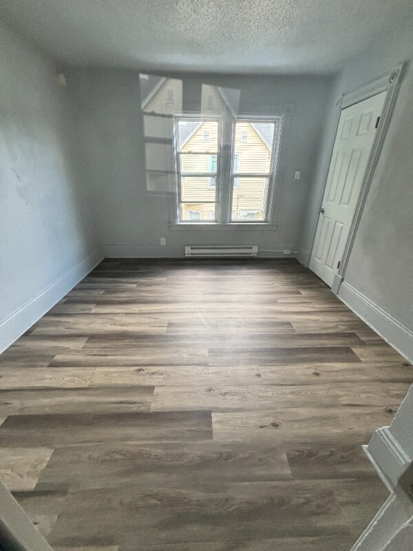 Building Photo - 633 W North St