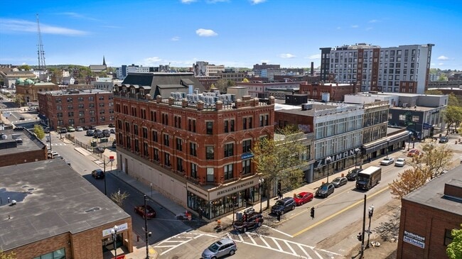 Building Photo - 64 Market St