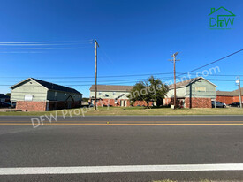 Building Photo - Walnut Apartments