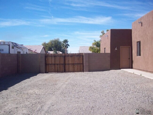 Building Photo - 14743 S Blanco Ave