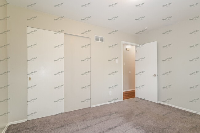 Building Photo - 7012 Marlac Dr