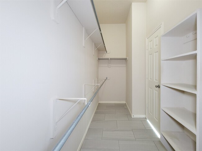 Building Photo - 8402 Major Blizzard Dr