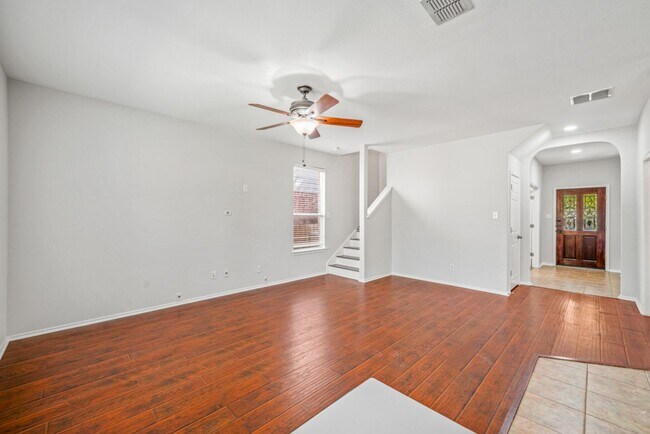 Building Photo - Alamo Ranch Rental!