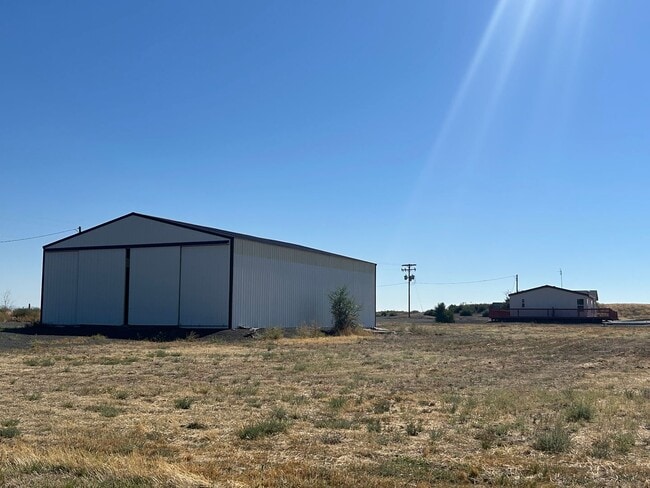 Primary Photo - Home with Shop