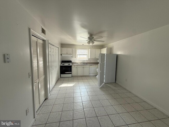 Building Photo - 11 Taft Ave