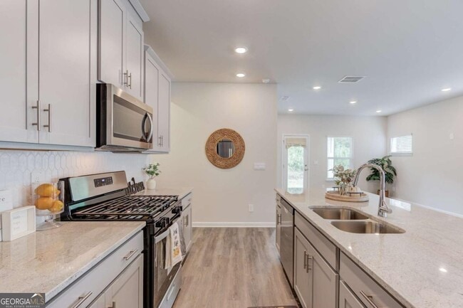 Building Photo - 1325 Lyon Wy Dr