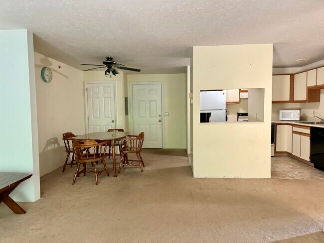 Building Photo - 19 Saco St